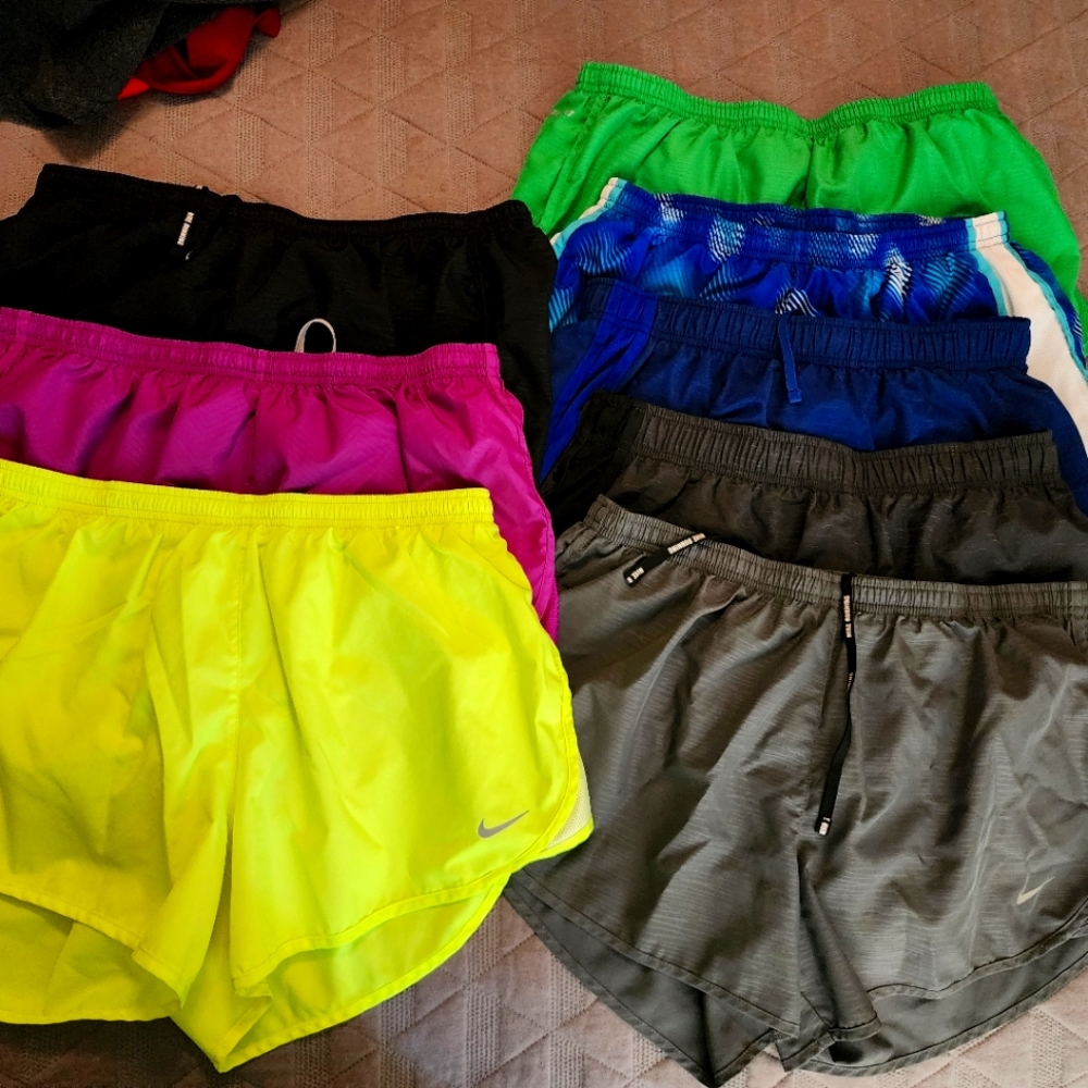 Nike shorts size large